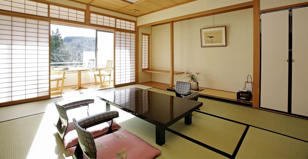 Menard Aoyama Resort: Wafukan Utatsukasa 伊賀市 エクステリア 写真